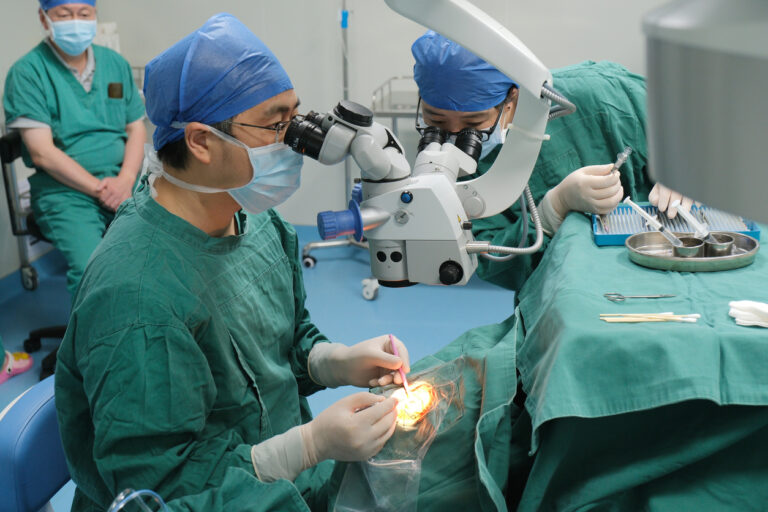 Cataract surgeon