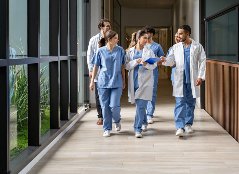 Young Ophthalmologists. How to evaluate job offers.